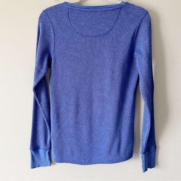 TWO Nike Women’s All Conditions Gear Thermal Printed Long Sleeve Tops Medium - Picture 12 of 15